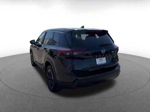 Used 2025 Nissan Rogue SV image 11