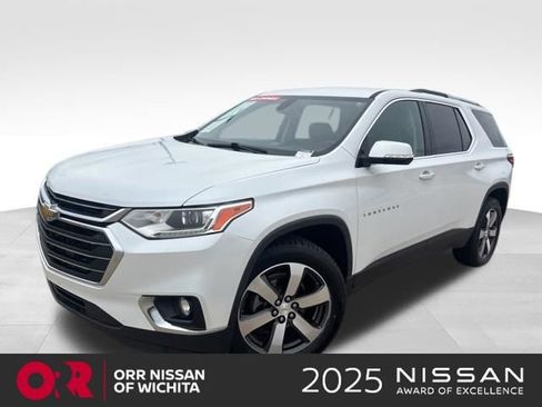 Used 2018 Chevrolet Traverse LT FWD image 1