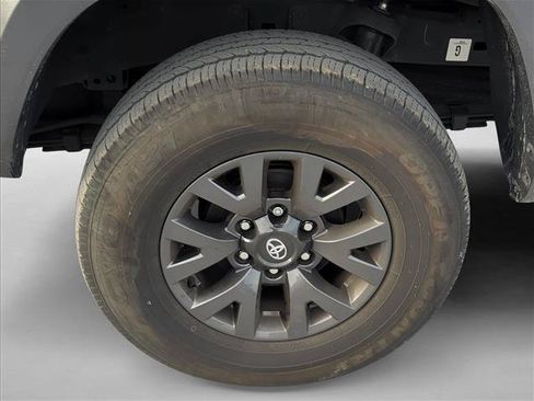 Certified 2023 Toyota Tacoma SR5 AWD/4WD image 9