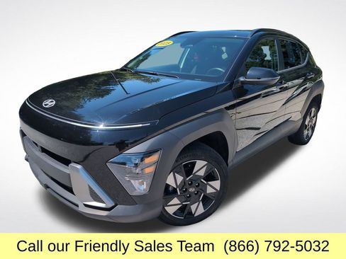 Used 2025 Hyundai Kona SEL AWD/4WD image 1