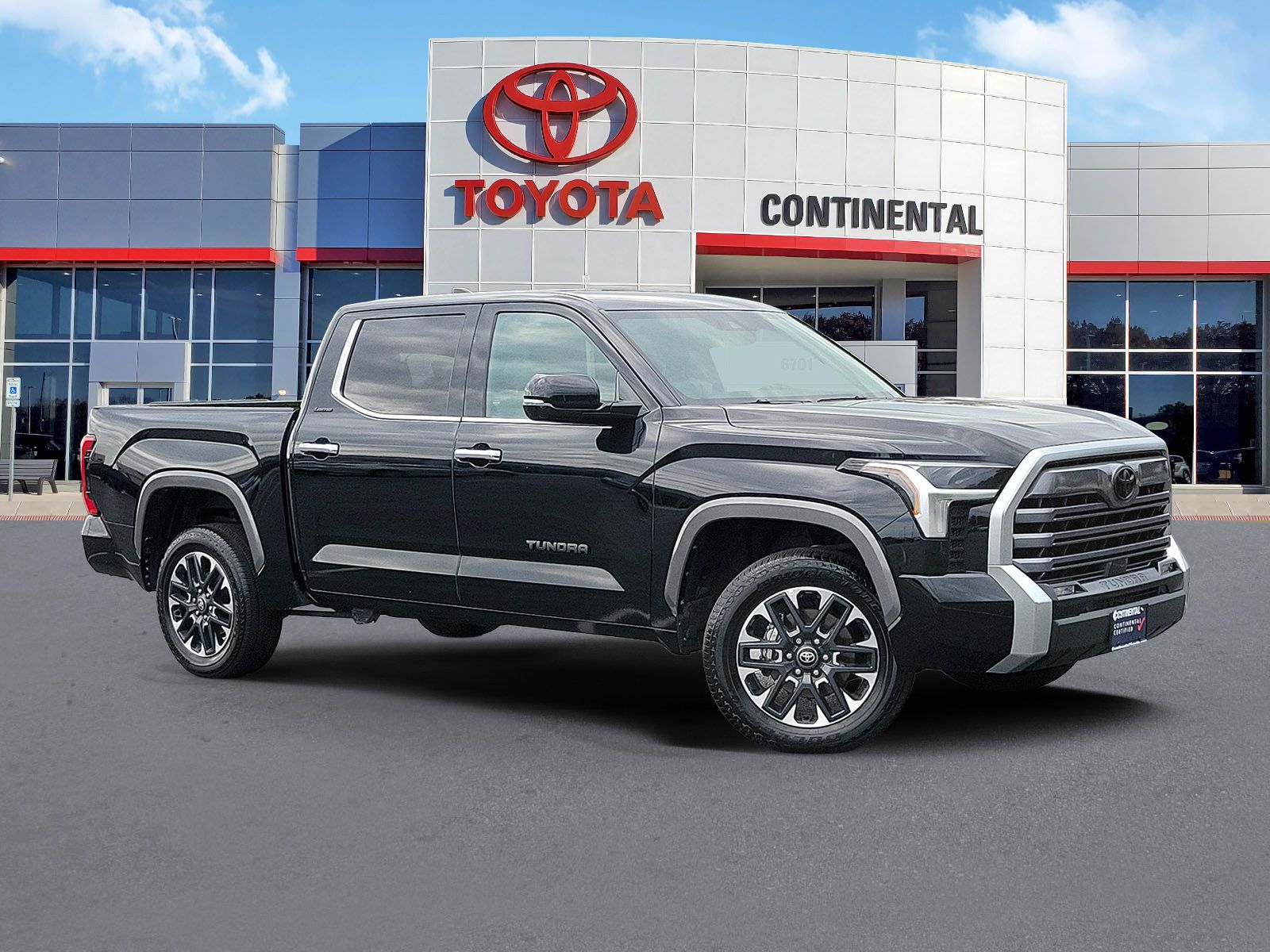 Used 2025 Toyota Tundra Limited AWD/4WD image 2