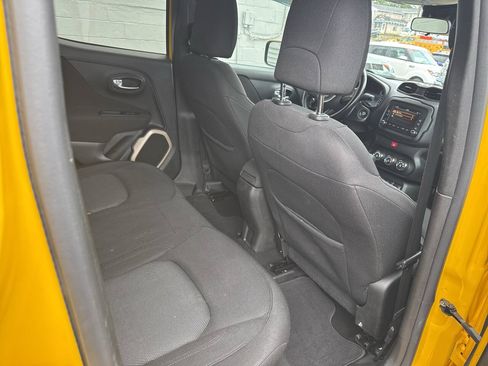 Used 2017 Jeep Renegade Latitude AWD/4WD image 22