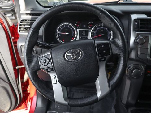 Used 2019 Toyota 4Runner SR5 AWD/4WD image 25