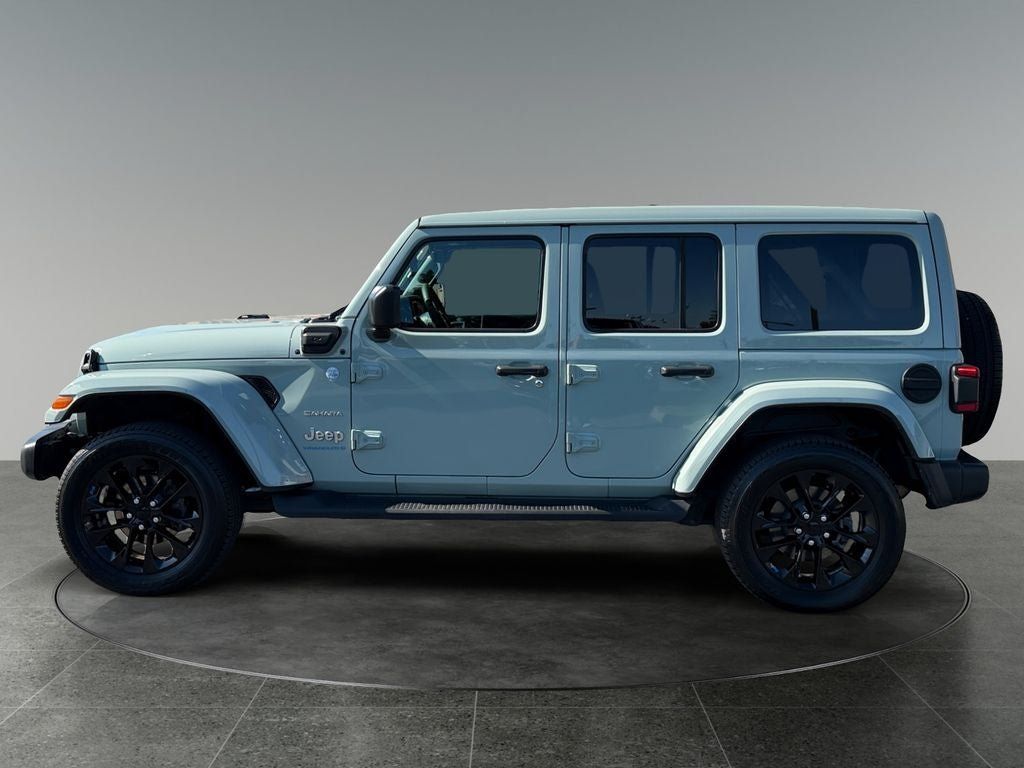 Used 2023 Jeep Wrangler Unlimited Sahara AWD/4WD image 5