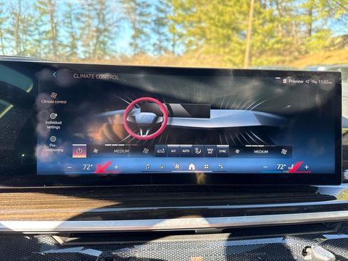 New 2024 BMW X7 xDrive40i w/ M Sport Package image 17