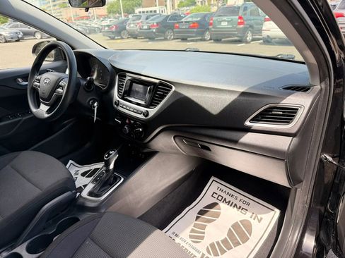 Used 2019 Hyundai Accent SE FWD image 32