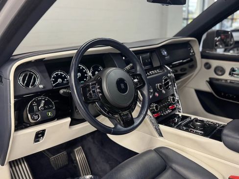 Used 2022 Rolls-Royce Cullinan image 12