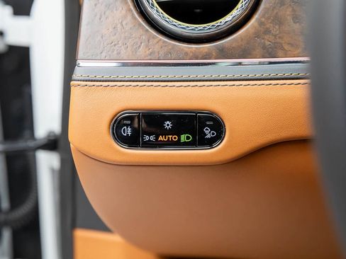 Used 2023 Bentley Flying Spur W12 image 36