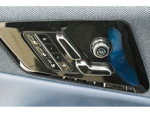 New 2026 Cadillac Optiq Luxury 2 image 17