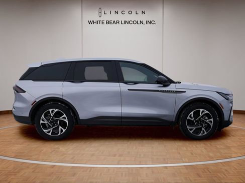 Used 2024 Lincoln Nautilus Premier w/ Equipment Group 102A image 4