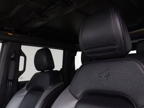 Used 2022 Ford Bronco Black Diamond image 15