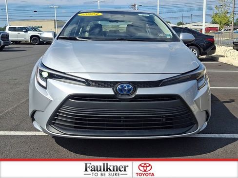Certified 2024 Toyota Corolla LE AWD/4WD image 2
