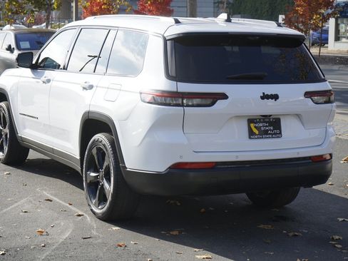 Used 2023 Jeep Grand Cherokee L Limited w/ Luxury Tech Group II image 10