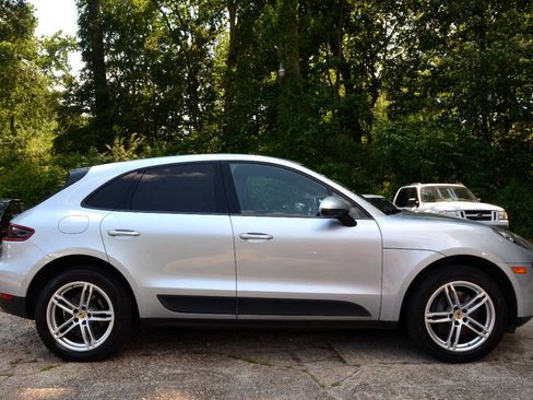 Used 2017 Porsche Macan AWD/4WD image 4