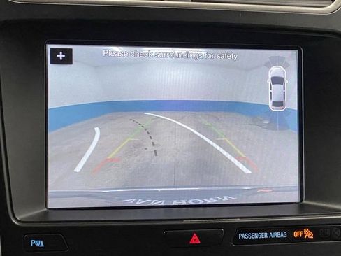 Used 2018 Ford Explorer XLT w/ Equipment Group 202A image 9