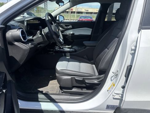 Used 2025 Chevrolet Trax LT w/ Driver Confidence Package FWD image 12