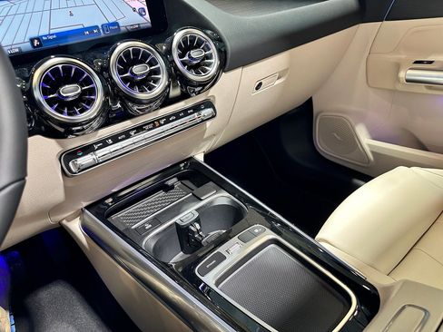 New 2026 Mercedes-Benz GLA 250 4MATIC image 12