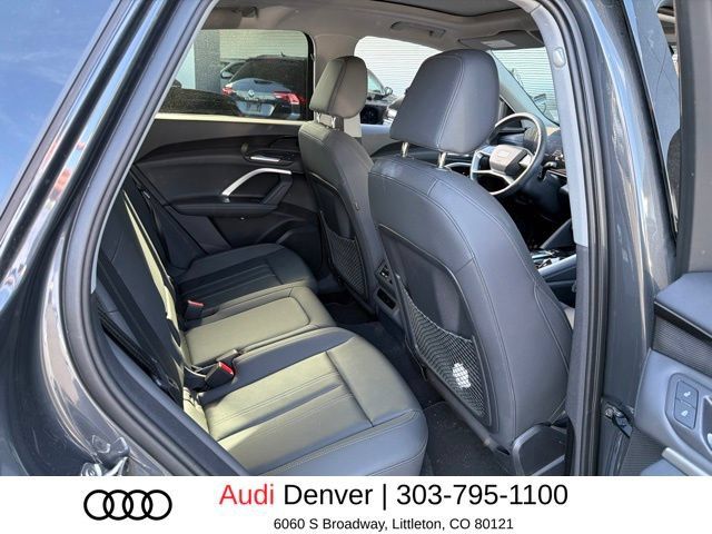 Used 2025 Audi Q5 Premium w/ Convenience Package AWD/4WD image 11