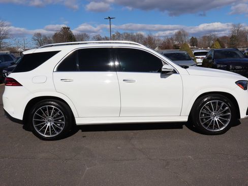 Used 2024 Mercedes-Benz GLE 450 4MATIC image 4