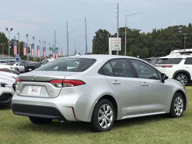 Used 2024 Toyota Corolla LE FWD image 6