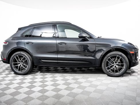 Certified 2026 Porsche Macan AWD/4WD image 9