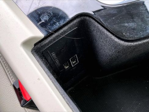 Used 2019 Volvo XC60 T5 Momentum w/ Premium Package image 26