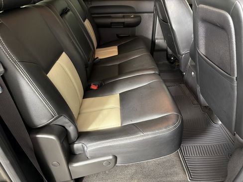 Used 2014 Chevrolet Silverado 2500 LT w/ Interior Plus Package image 13