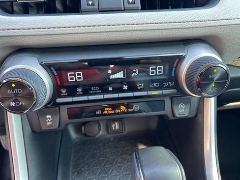 Used 2024 Toyota RAV4 XLE Premium FWD image 18