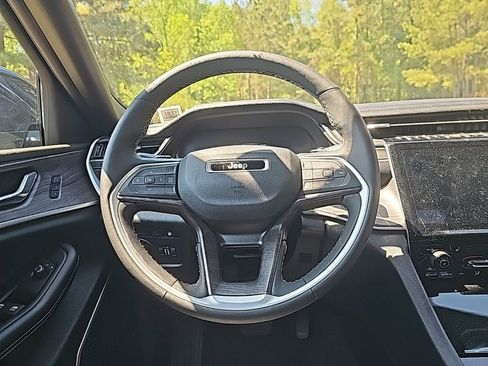 Used 2024 Jeep Grand Cherokee Limited 4xe image 12