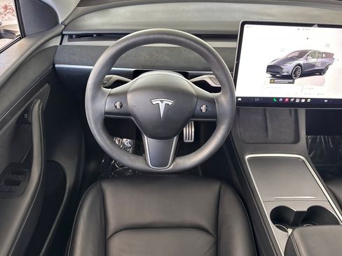 Used 2022 Tesla Model Y Performance AWD/4WD image 31