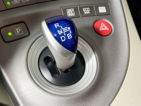 Used 2015 Toyota Prius Two image 25