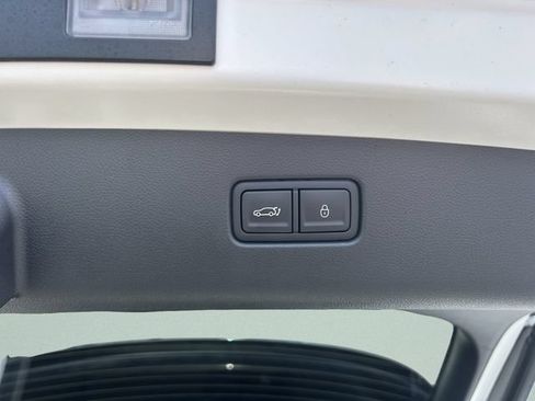 New 2027 Genesis GV70 2.5T Advanced AWD/4WD image 16