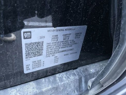 Used 2024 Chevrolet Suburban RST w/ Luxury Package image 35