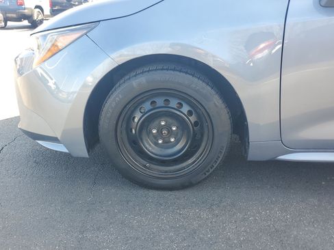 Used 2022 Toyota Corolla LE image 10