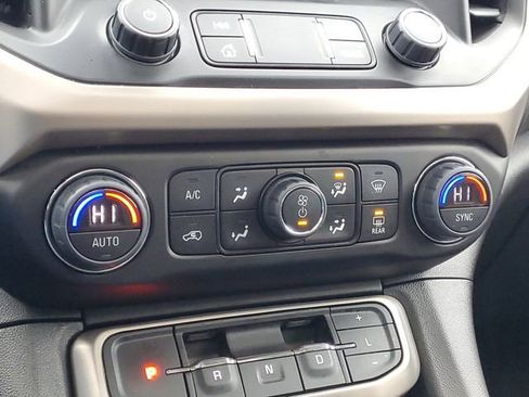 Used 2023 GMC Acadia Denali w/ Denali Ultimate Package AWD/4WD image 33