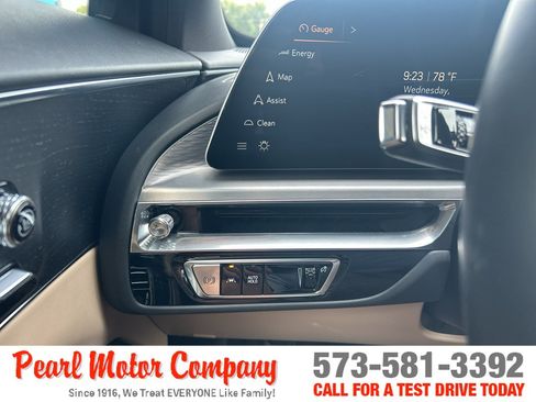 Used 2024 Cadillac Lyriq Luxury w/ Nappa Leather Package AWD/4WD image 14