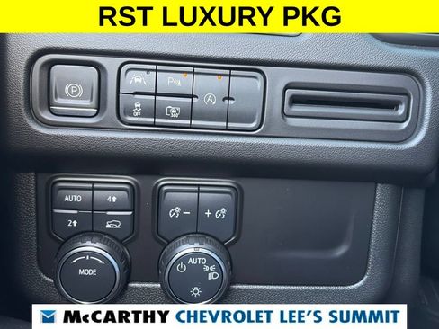 Used 2024 Chevrolet Suburban RST w/ Luxury Package AWD/4WD image 11