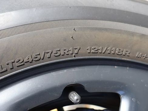 Used 2020 Jeep Gladiator Sport image 38