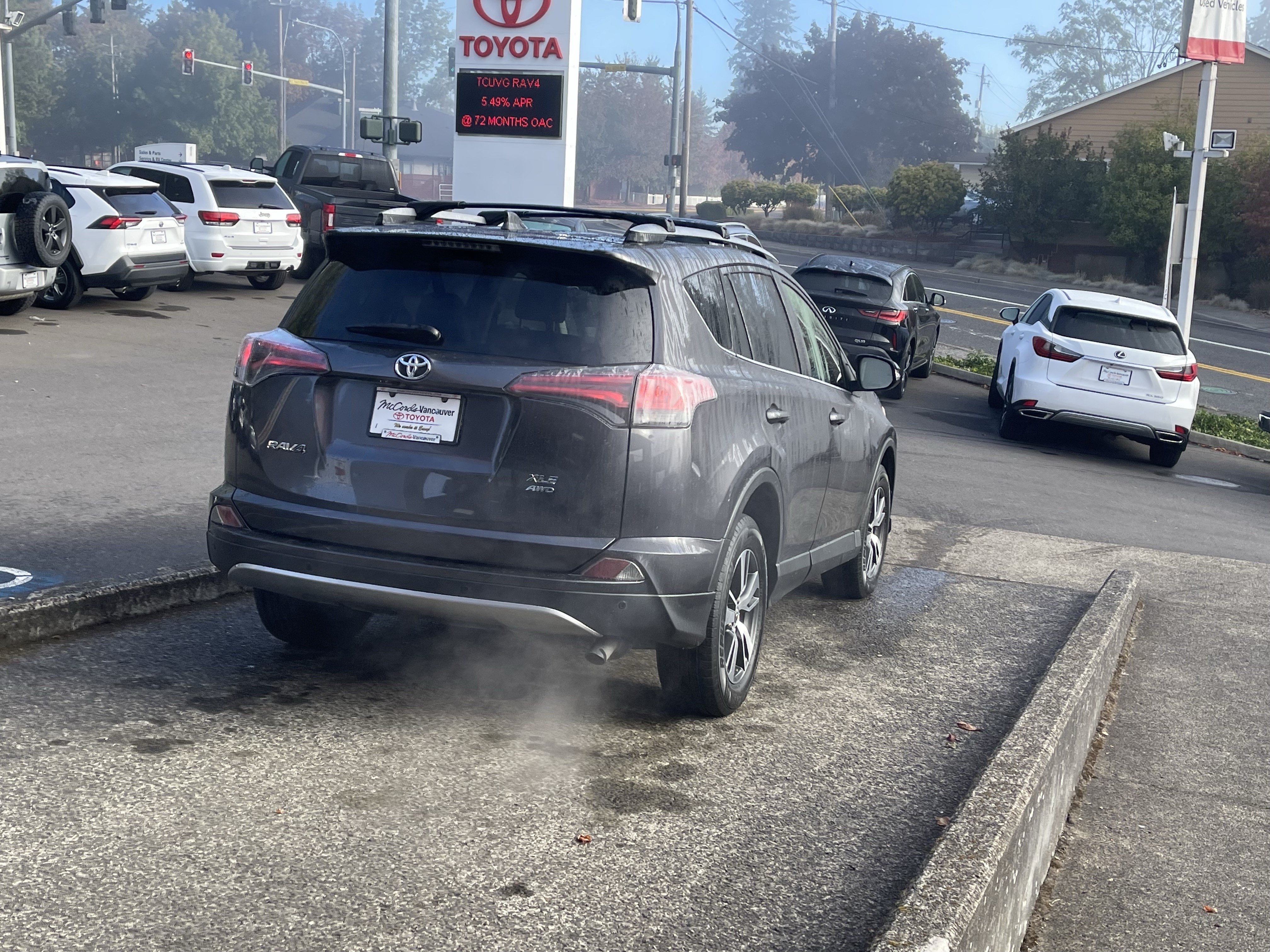 Certified 2017 Toyota RAV4 XLE AWD/4WD image 7