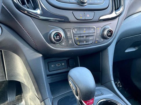 Used 2023 Chevrolet Equinox RS FWD image 31