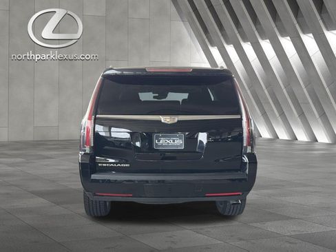 Used 2016 Cadillac Escalade Premium RWD image 28
