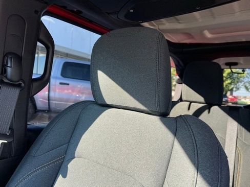 Certified 2025 Jeep Wrangler Sport S image 20