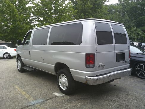 Used 2013 Ford E-350 and Econoline 350 XLT RWD image 5