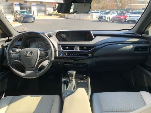 Used 2019 Lexus UX 250h image 30