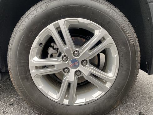 Used 2024 GMC Terrain SLE image 39