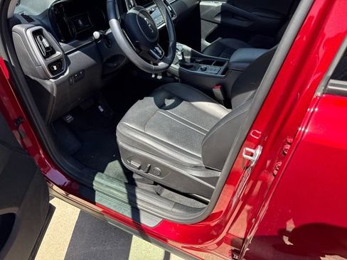 Certified 2023 Kia Sorento S w/ Panoramic Sunroof Package FWD image 8