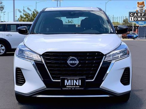 Used 2024 Nissan Kicks S image 3