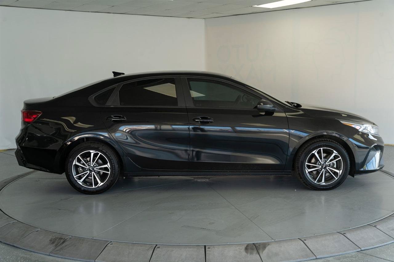 Used 2023 Kia Forte LXS FWD image 8