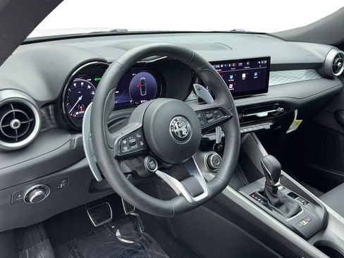 New 2024 Alfa Romeo Tonale Ti image 13