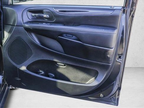 Used 2018 Dodge Grand Caravan SXT w/ Blacktop Package image 30